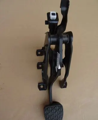 Mercedes-Benz Sprinter W907 W910 Brake pedal A9102900000