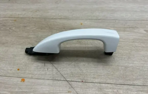 Volkswagen Touareg II Front door exterior handle 7P6837206F 7P6837206FGRU 7P6837206G