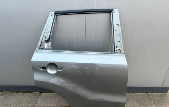 Suzuki Vitara (LY) Rear door B16A