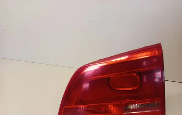 Volkswagen Touran II Tailgate rear/tail lights 1T0945094