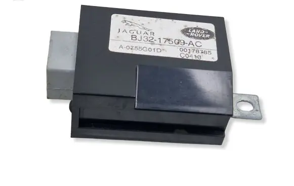 Land Rover Evoque I Window wiper relay BJ3217509AC 00178785 A0755G01D