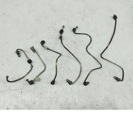 Fuel injector supply line/pipe