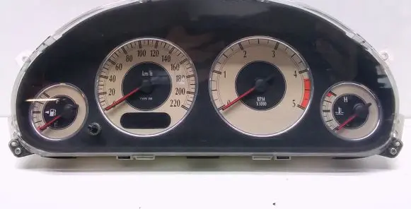 Chrysler Voyager Speedometer (instrument cluster) R825AG 70113R