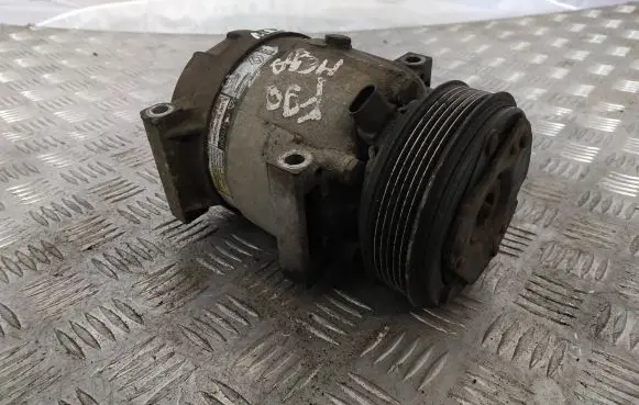 Renault Megane II Air conditioning (A/C) compressor (pump) 1135309