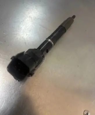 Volvo V70 Fuel injector 31405404