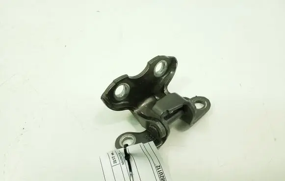 Toyota RAV 4 (XA40) Rear door upper hinge 6875020122