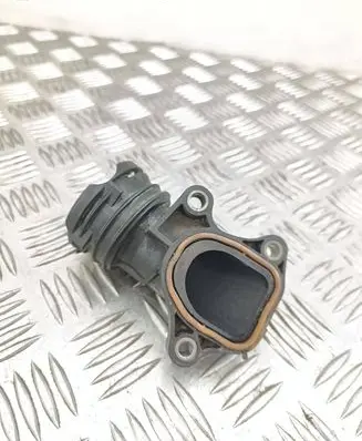 Mercedes-Benz E W212 Engine coolant pipe/hose A2762000156