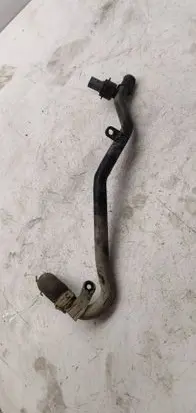 Volkswagen PASSAT B6 Engine coolant pipe/hose 5N0121065