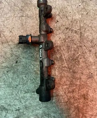Renault Master III Fuel main line pipe 175215697R