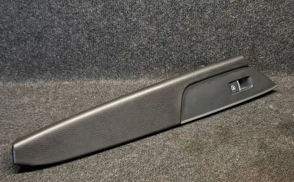 Volkswagen Touareg II Other rear door trim element 7P1867166 7P2867166 7P1667858