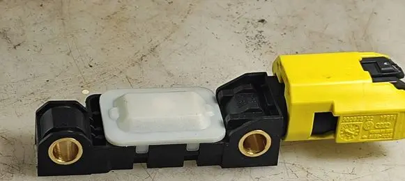 Volkswagen Phaeton Airbag deployment crash/impact sensor 4B0959643E