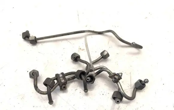 BMW 1 E81 E87 Fuel injector supply line/pipe 
