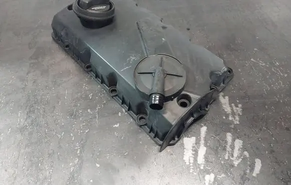Volkswagen PASSAT B5.5 Rocker cam cover 038103469AJ 038103475
