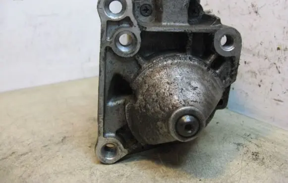Renault Laguna I Starter motor BOSCH1005821762 BOSCH1005821756