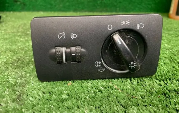 Skoda Fabia Mk1 (6Y) Light switch 6Y1941531M K04766