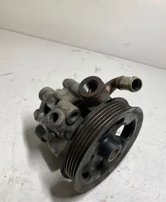 Toyota Avensis T250 Power steering pump