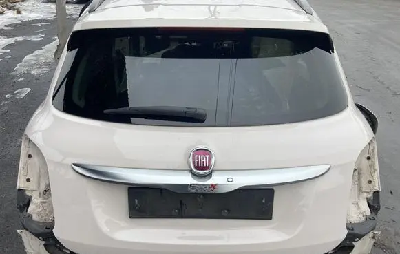 Fiat 500X Tailgate/trunk/boot lid 