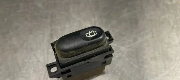 Renault Kangoo I Central locking switch button 7700845435