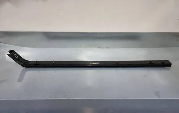 Renault Trafic III (X82) Sliding door middle roller runner 777603037R
