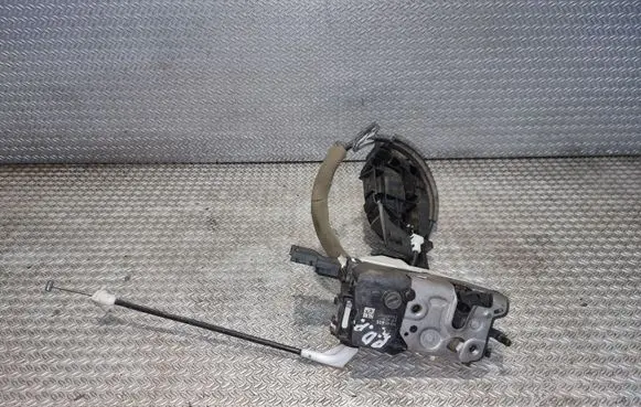 Peugeot Partner Front door lock PSA828405