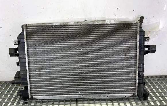 Opel Zafira B Coolant radiator