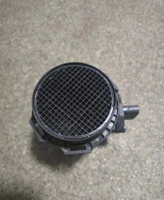 BMW 7 E65 E66 Mass air flow meter 7501554 0280218077