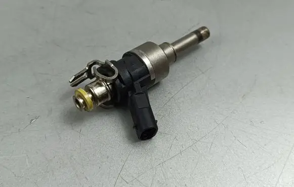 KIA Stinger Fuel injector 353103L000