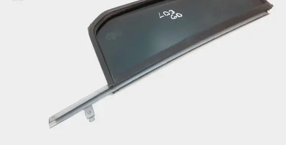 Land Rover Discovery 3 - LR3 Rear vent window glass CVB500880