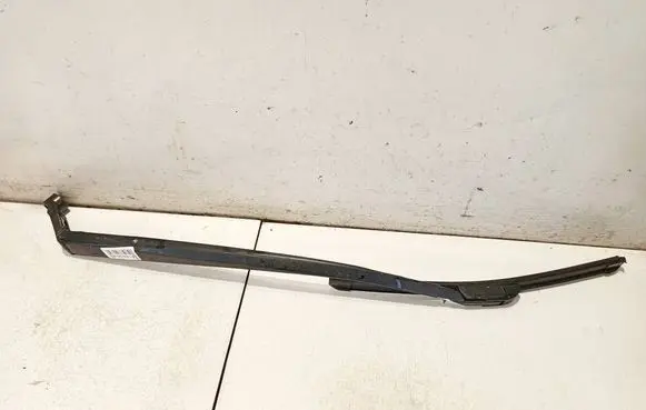 Toyota Auris 150 Front wiper blade arm