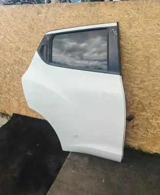 Nissan Juke I F15 Rear door 