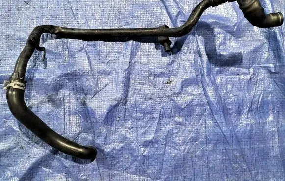 Audi A8 S8 D3 4E Breather hose/pipe 