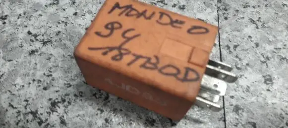 Ford Mondeo MK I Fuel pump relay 93BG14K087AA