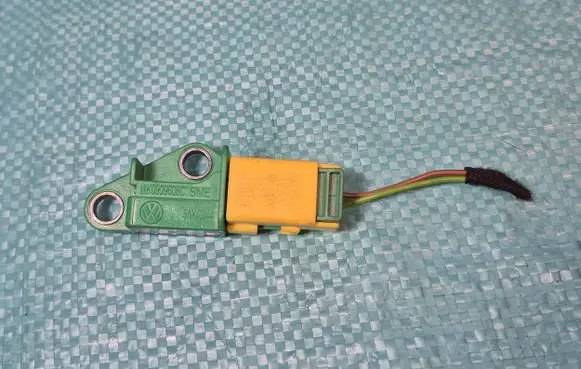 Audi A4 S4 B8 8K Airbag deployment crash/impact sensor 1K0909606C 5WK43544