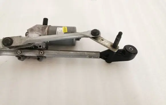 BMW Z4 E89 Front wiper linkage and motor 7197157