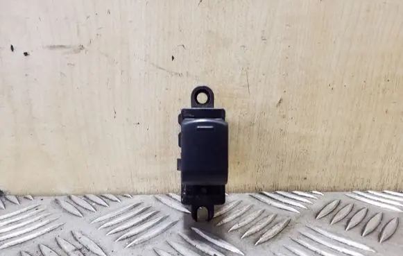 Nissan Qashqai Electric window control switch 25411JD000