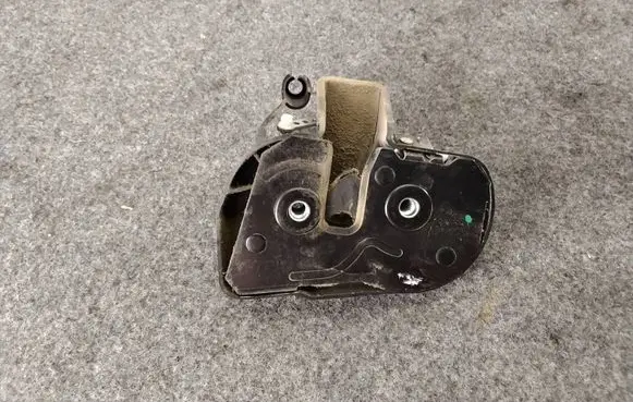 Volkswagen Caddy Sliding door lock 2K0843604 7H0843604