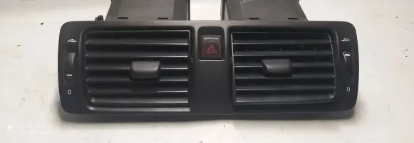 Volvo V50 Dash center air vent grill 30722777 Y01145