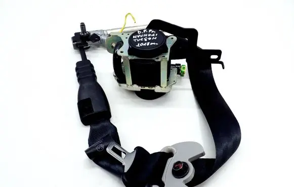 Hyundai Tucson TL Front seatbelt 88820D7200TTX 88841D7000TRY