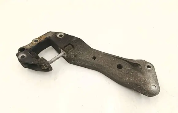 BMW 5 F10 F11 Gearbox mounting bracket 6777615