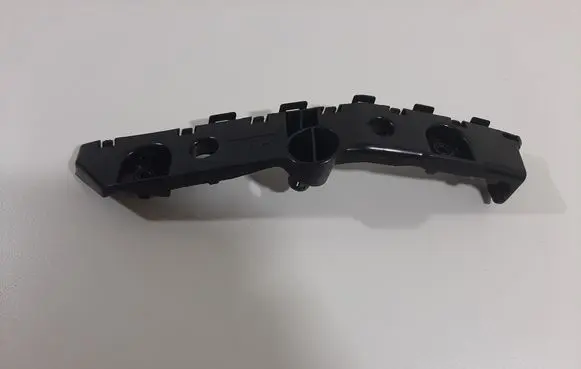 Rear bumper mounting bracket