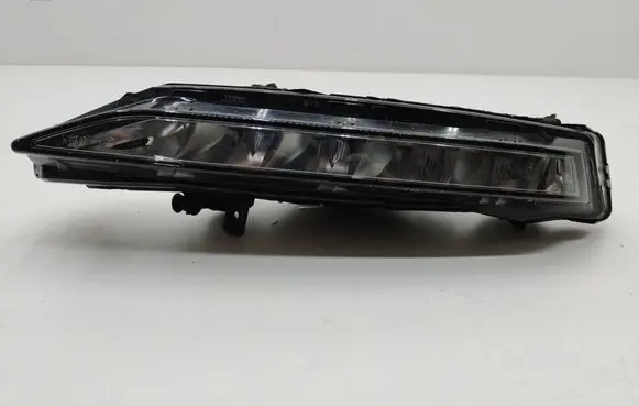 Skoda Superb B8 (3V) Front fog light 3V0941699B