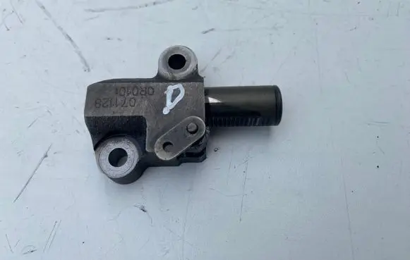 Toyota Avensis T250 Timing belt/chain tensioner 0711280R010 071128 0R010