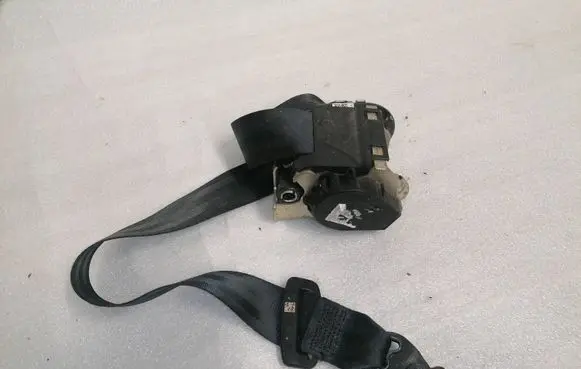 Jaguar XE Rear seatbelt buckle 630566801CL001724