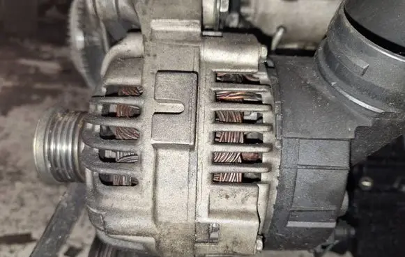 BMW 5 E39 Generator/alternator 61j012505