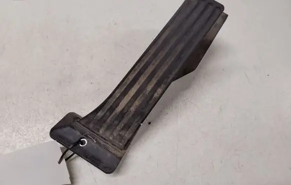 BMW 1 E81 E87 Accelerator throttle pedal 74766500