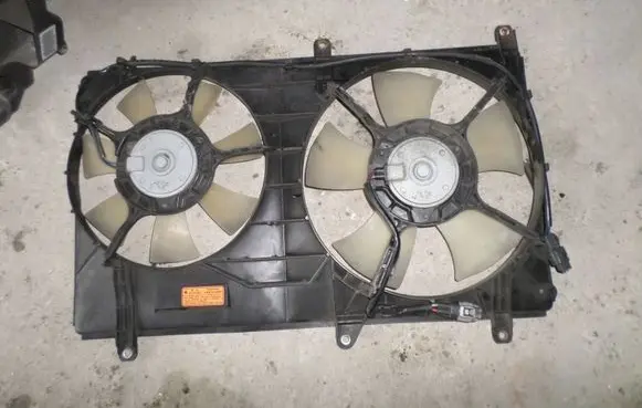 Mitsubishi Grandis Electric radiator cooling fan