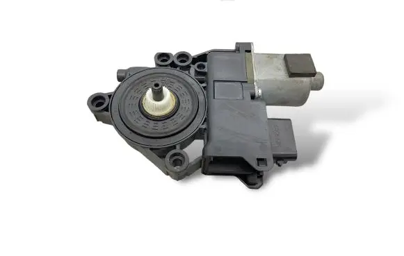 Suzuki Grand Vitara II Rear door window regulator motor 834603Z010 020613N