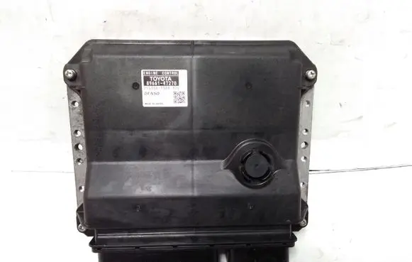 Toyota Prius (XW30) Engine control unit/module 8966147270 2753007384