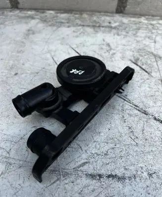 Audi A6 S6 C6 4F Breather valve 06F129101N