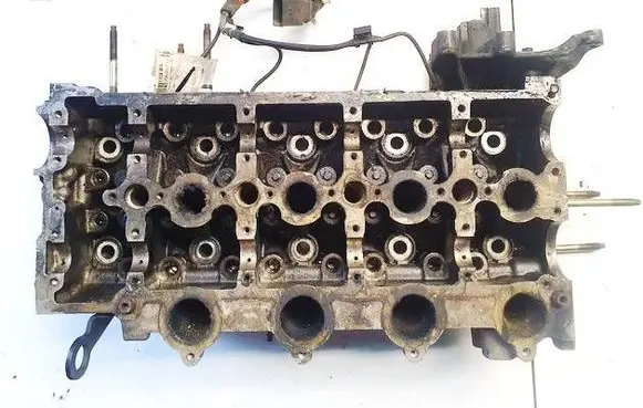 Peugeot 407 Engine head 9641752610